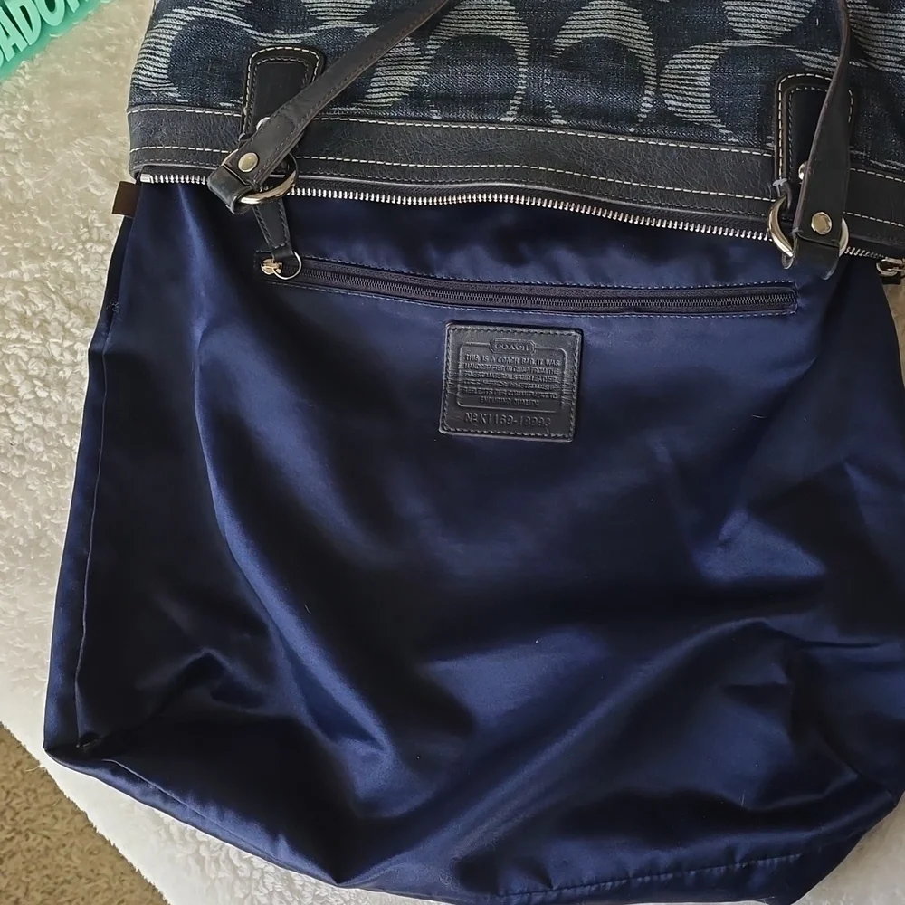 Coach Whipstitch POPPY OPTIC DENIM Tote EUC, Double zip wallet, 2 Purse Pillows - Picture 12 of 17